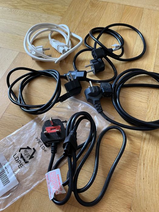 Kabel, kable, pudło z kablami