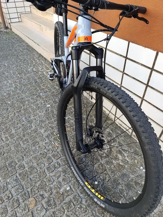 Bicicleta  marca kross roda 29 tamanho S