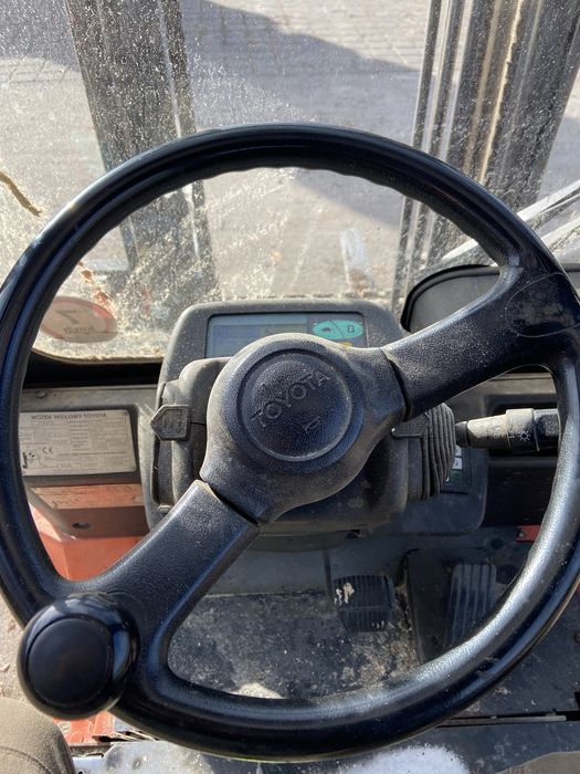 Wózek widłowy elektryczny toyota