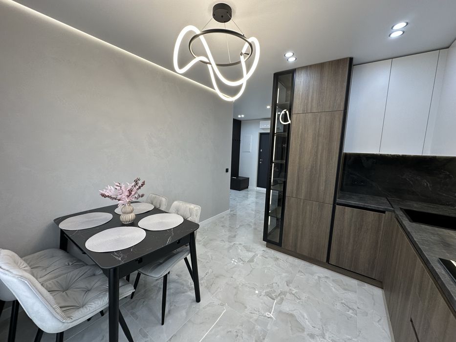 Продається дизайнерська 3 км квартира площа 90м2