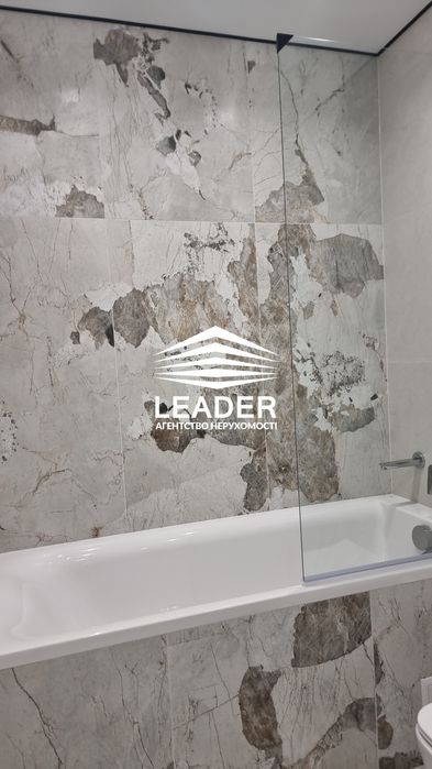 Продам таун!ДИЗАЙНЕРСЬКИЙ- СТИЛЬНИЙ!своя ділянка+парковка!Без Комісії