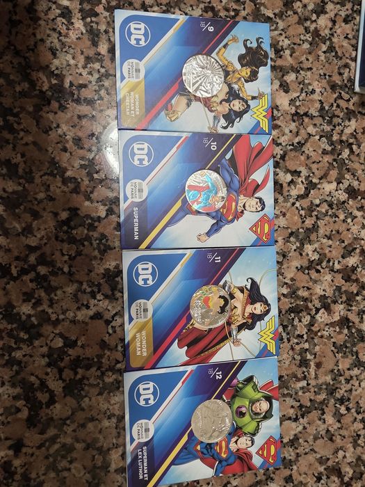 Caixa de coleção oficial  de moedas de prata e ouro DC Comics de 2025