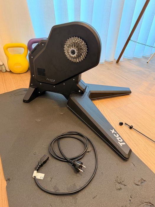 Tacx Flux S Smart + Cassete + Apoio de Roda