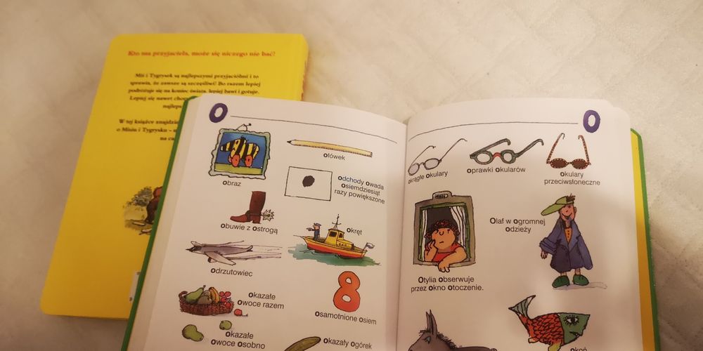 Panama i Miś i tygrysek idą do szkoły.