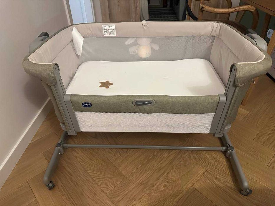 Chicco Next2Me Magic Evo Desert Taupe + materac Rucken UnoMe