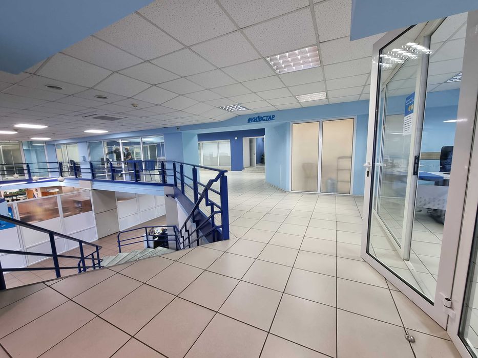 ПРОДАЖ приміщення під офіс, магазин, банк, 919 кв.м., б.Центральний, 3