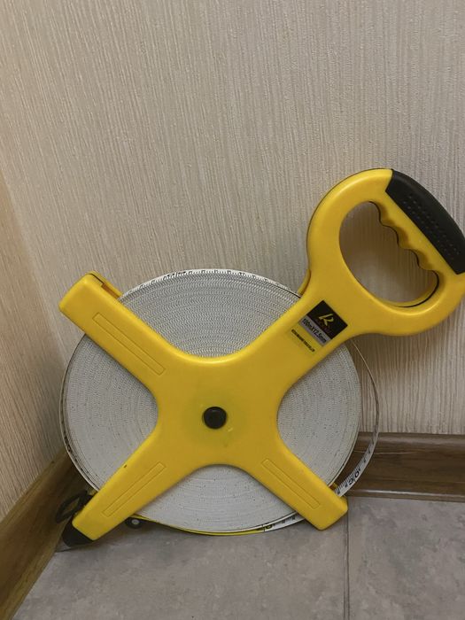 Рулетка 100 метрова