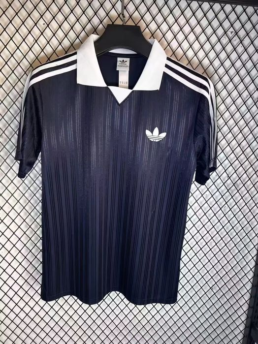 Adidas várias cores M/L