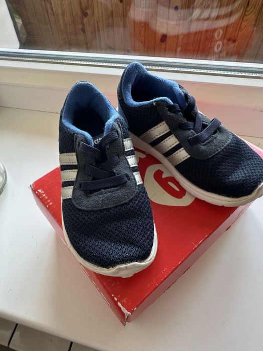 Оригінальні дитячі кросівки Adidas