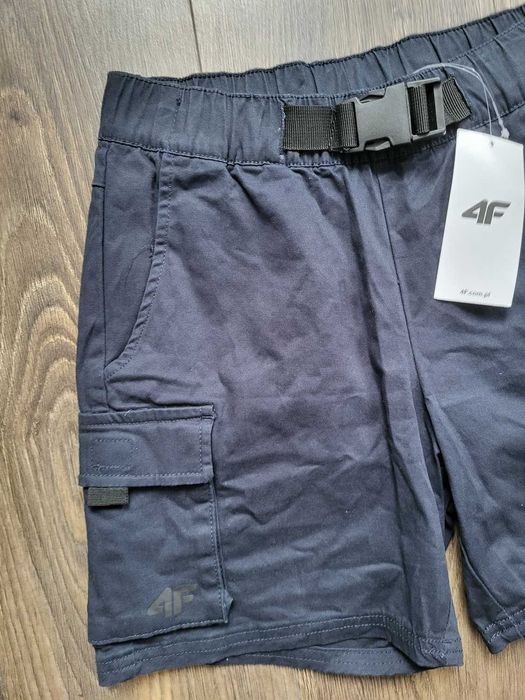 4F spodenki granatowe 146