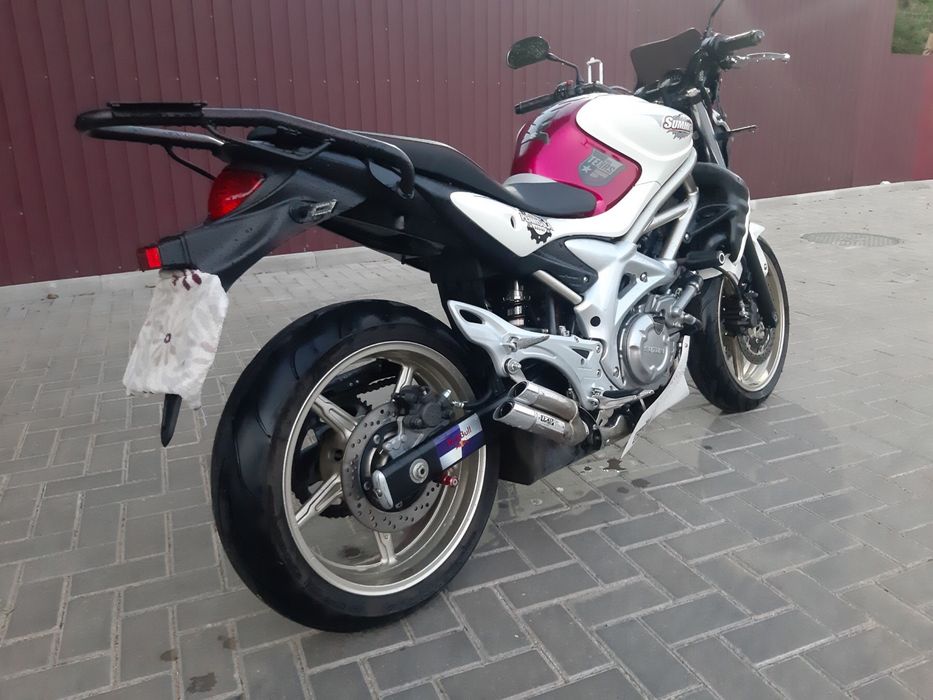 Suzuki Gladius SV650