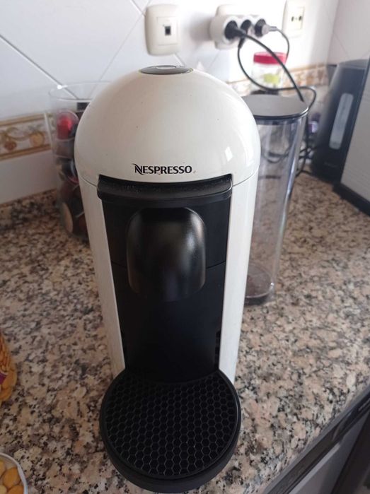 Máquina Nespresso VertuoPlus White C