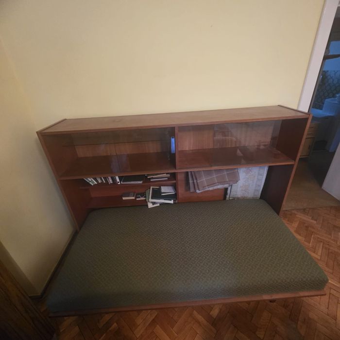 Antyk - Komodo - łóżko, z drewna.