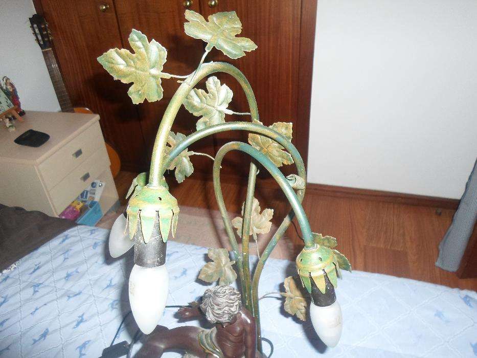 candeeiro com fonte / fonte decorativa