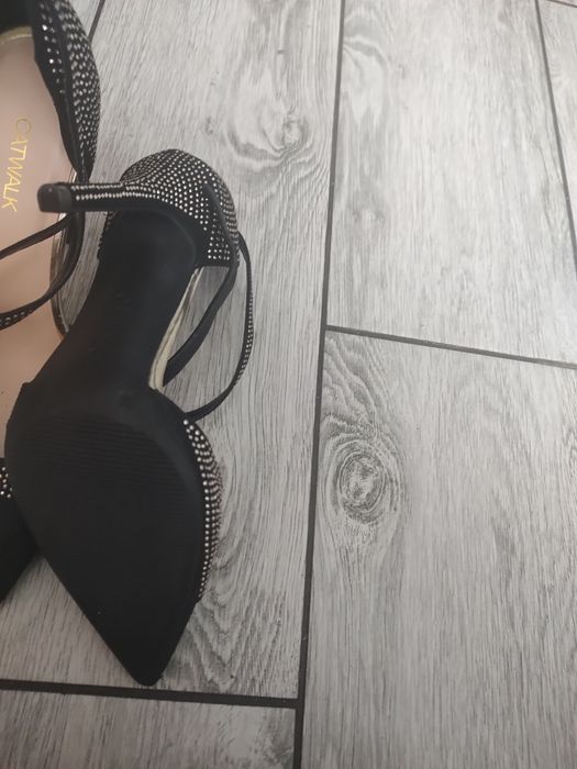 Damskie eleganckie buty na wysokim obcasie