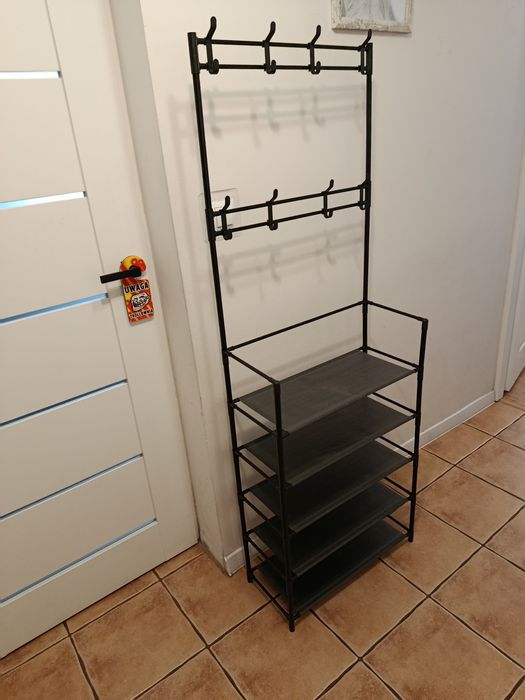 Regał na buty z wieszakami
