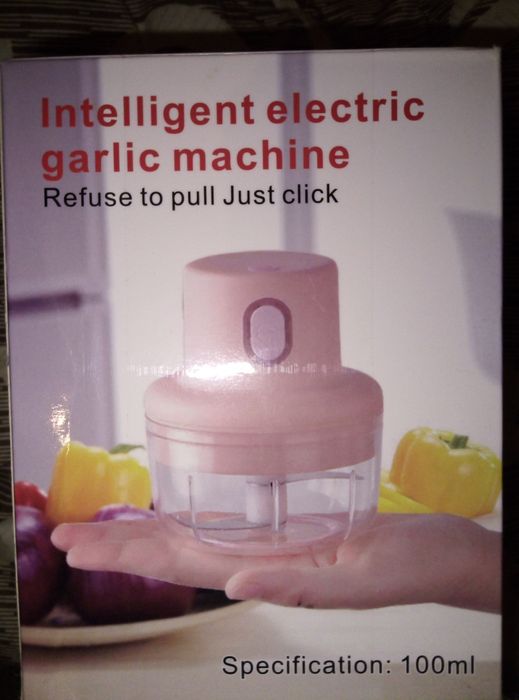 Новый блендер переносной ёмкость 250мл. Работает автономно на аккумуля