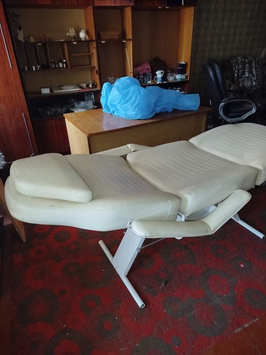 Продам косметологический стол б/у