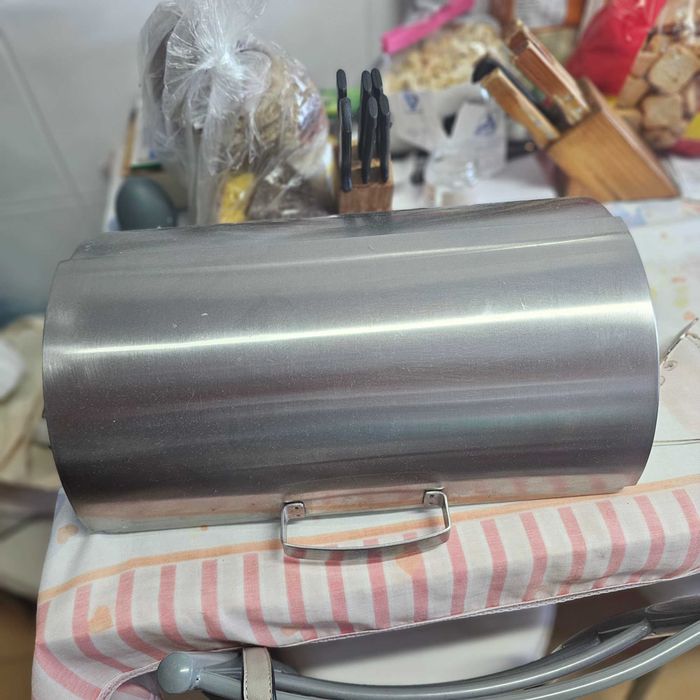 Caixa porta-pão em inox com tampa