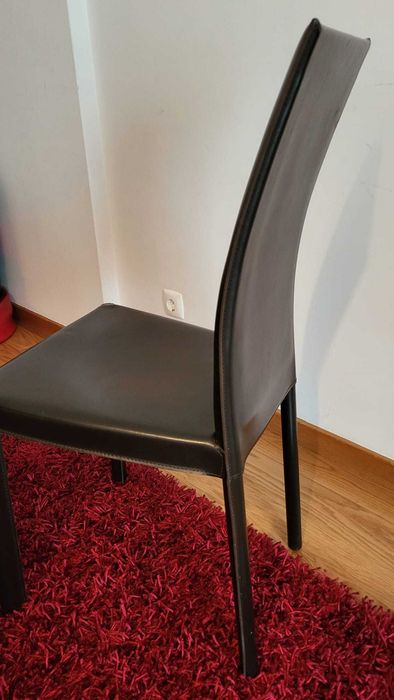 Mesa de Jantar Extensível em Vidro Fosco com 6 Cadeiras em pele