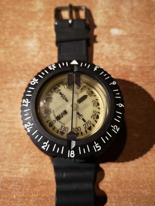 Bússola para desportos radicais