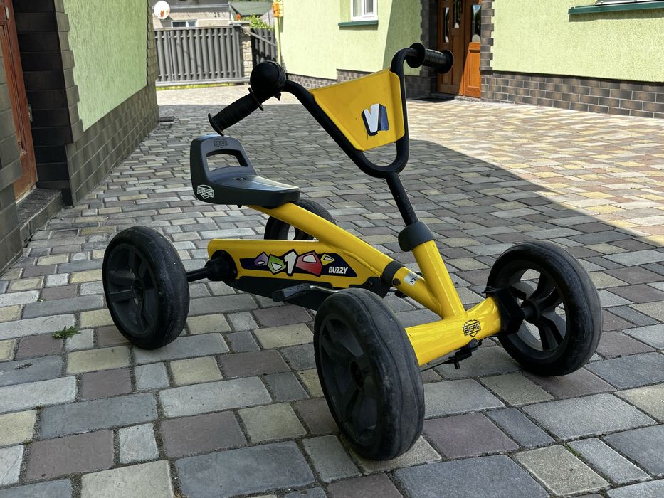 Веломобіль BUZZI