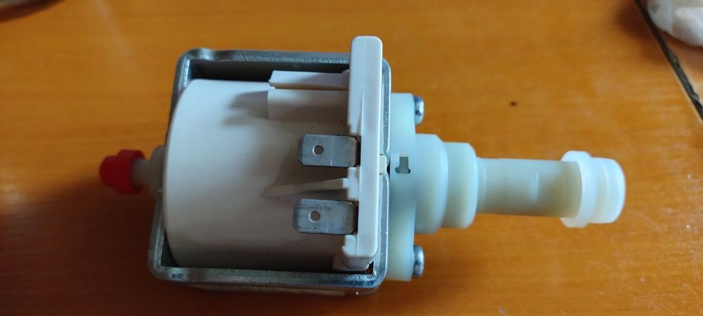 Pompka do expresu DeLonghi EP5GW