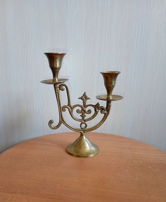 Dwuramienny świecznik 16,5 cm.