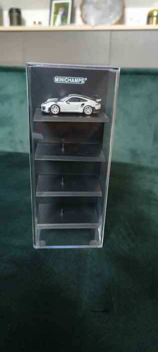 Gablotka i Porsche Minichamps 1;87, h0
