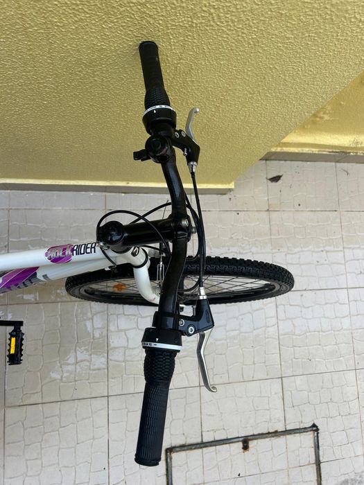 Bicicleta Bwin Branca e Rosa
