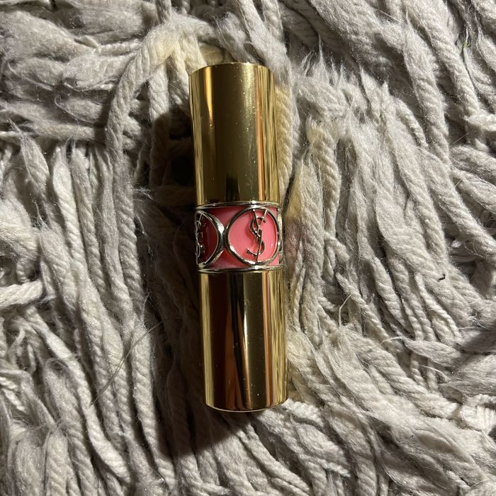помада Yves Saint Laurent Beauty Rouge Volupte shine