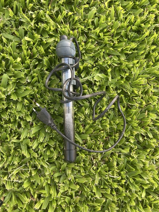 Aquário com aquecedor e bomba – 45€