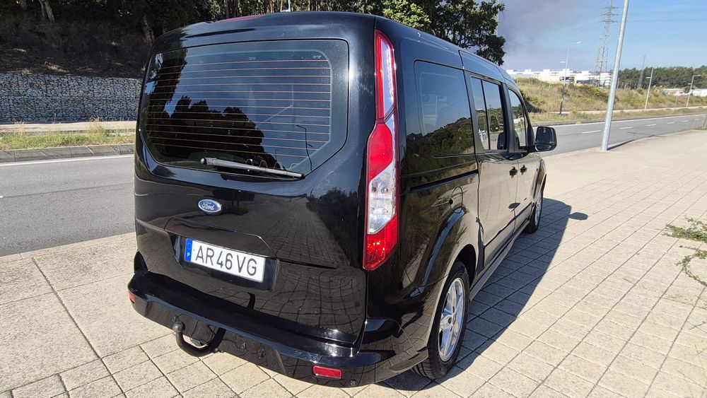 Ford Grand Tourneo 1.5 TDCi 7 Lugares  2017 com 197.000 km