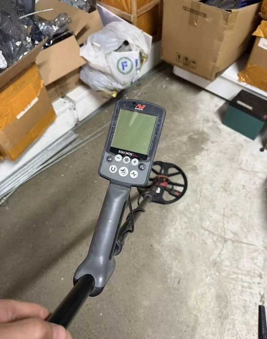 Продам Minelab Equinox 800