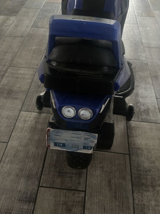 Електричний дитячий мотоцикл (потребує ремонту)