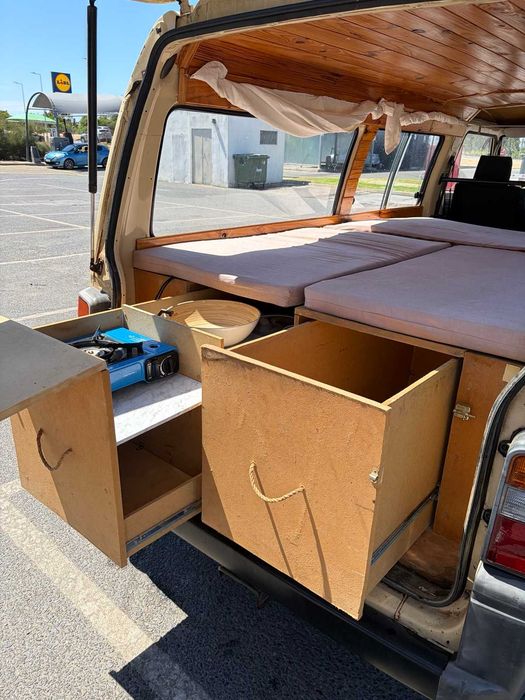 Mitsubishi L300 2.5 Diesel LONGA – 9 Lugares – Camper