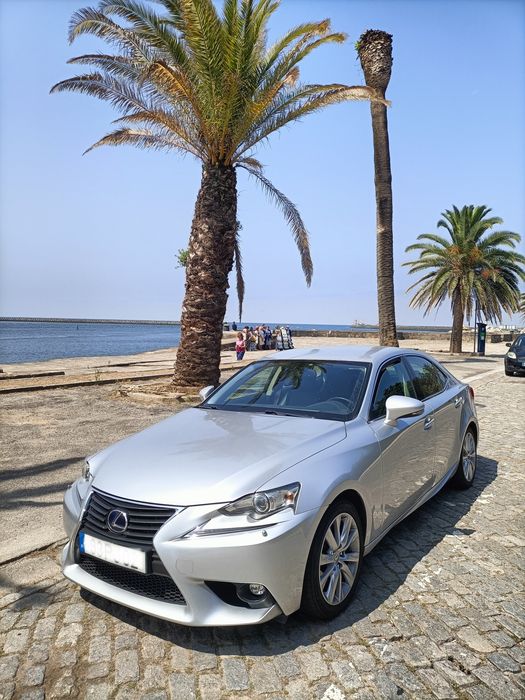 Vendo Lexus IS300h 100 mil KMS!