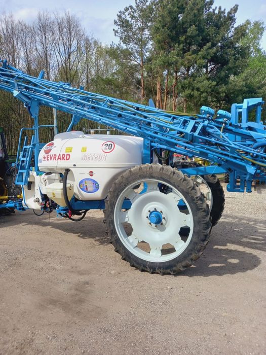 Opryakiwacz evrard meteor  hardi. 2800l/24m skrętny dyszel