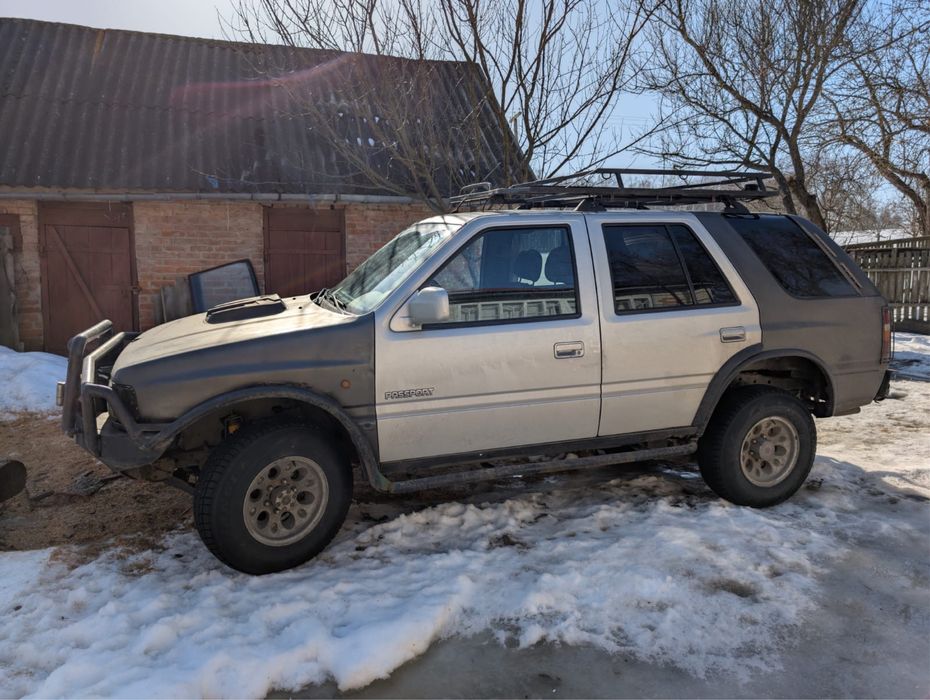 Opel Frontera A 2.4i