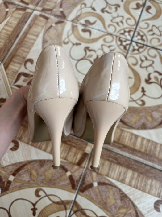 Лаковані туфлі, 36 розмір