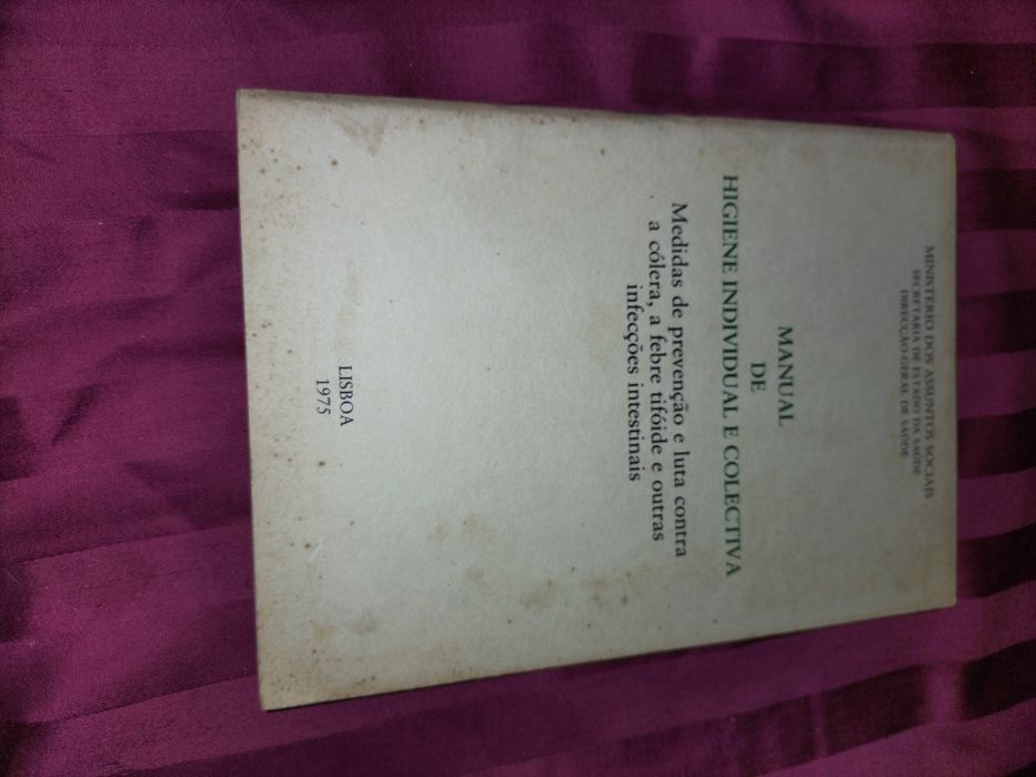 Livro Antigo " Manual de higiene individual e coletiva"