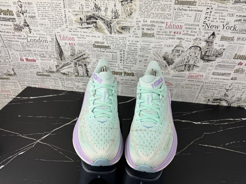 Оригінал Розмір 42 Кросівки Hoka One One Clifton 9 Взуття