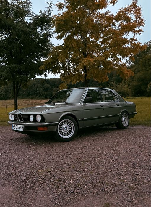 Wynajem klasycznego auta do ślubu