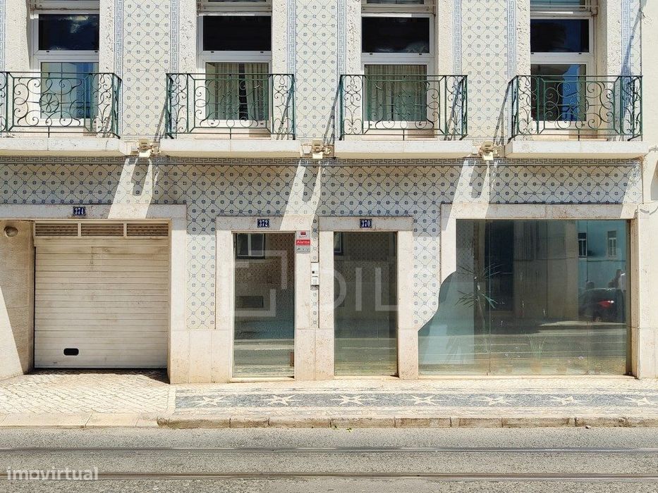 Loja para arrendamento, na Junqueira, Lisboa