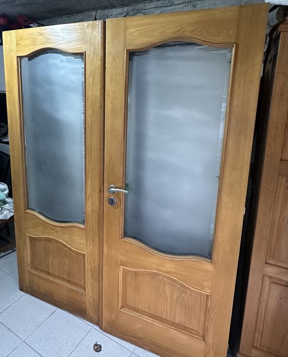 Porta dupla com vidro fosco