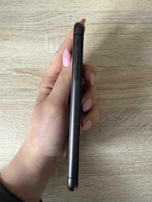 Sprzedam iPhone’a 11 – telefon, który nadal daje radę