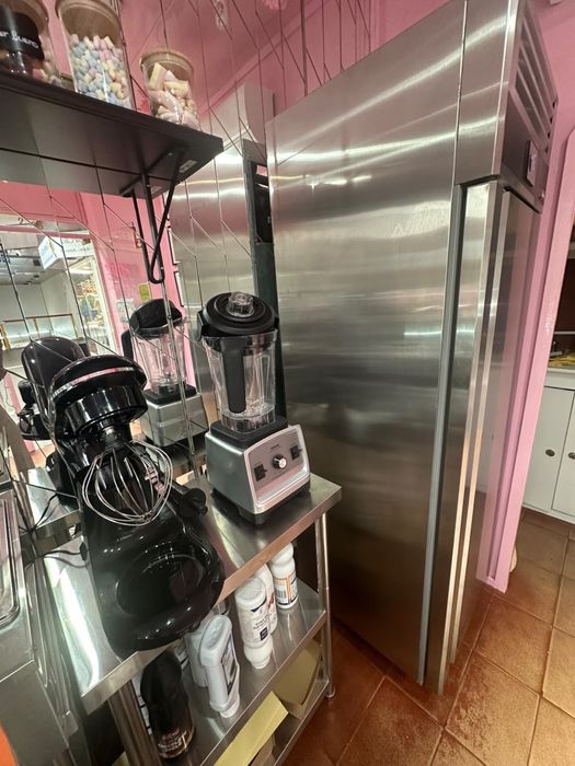 Armário frigorífico profissional GGM Gastro 400 L – como novo