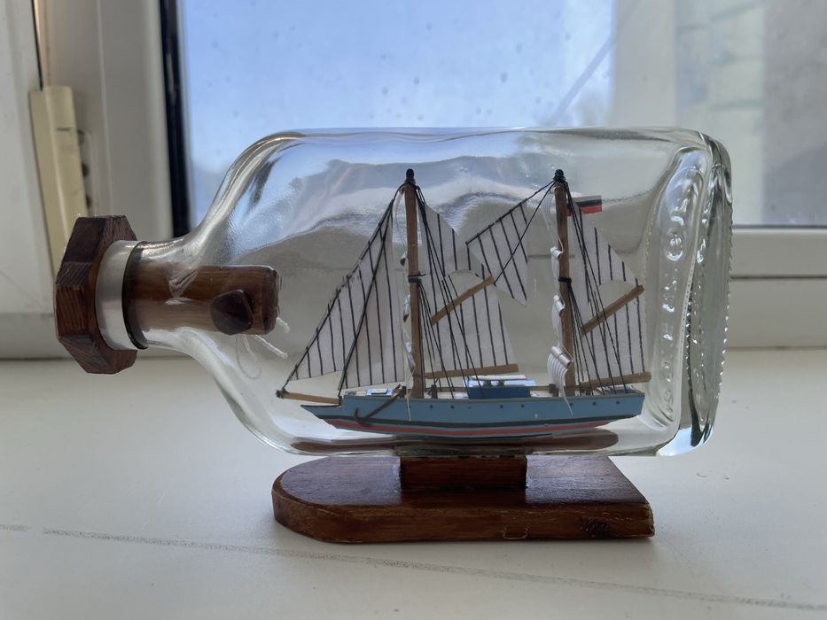 Корабль в бутылке