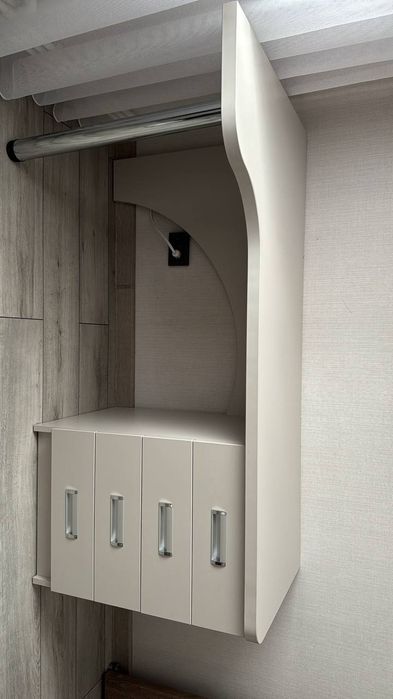 Стол письменный б/у в городе Шостка