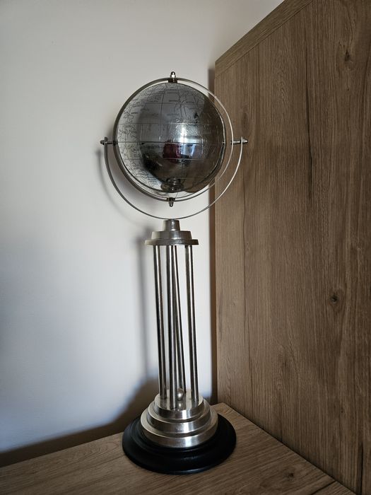 Tk Maxx dekoracyjny globus 59 cm glamour w kolorze srebrnym, wykonany z chromowanego metalu